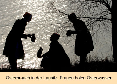 Frauen in der Lausitz holen Osterwasser